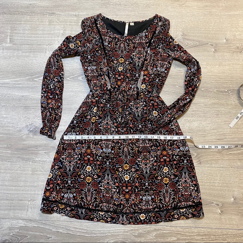 Lauren Conrad Dress - Picture 4 of 9